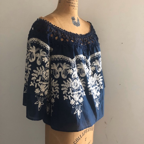 [muse look] White Navy lace Off-shoulder Flower Lace Embroidery Boho Top - Picture 4 of 9